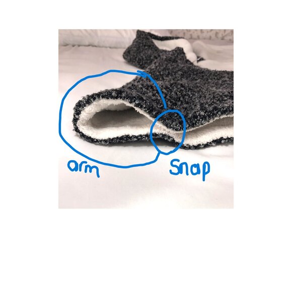 CAPE/PONCHO,  18m,  CARTER'S - Picture 4 of 5